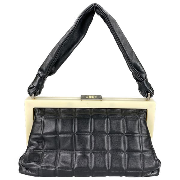 シャネル チョコバー ラムスキン ブラック ハンドバッグ