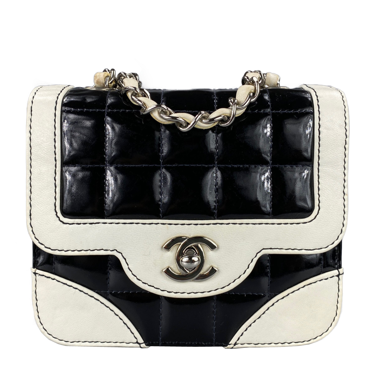 シャネル チョコバー パテント ブラック ショルダーバッグ