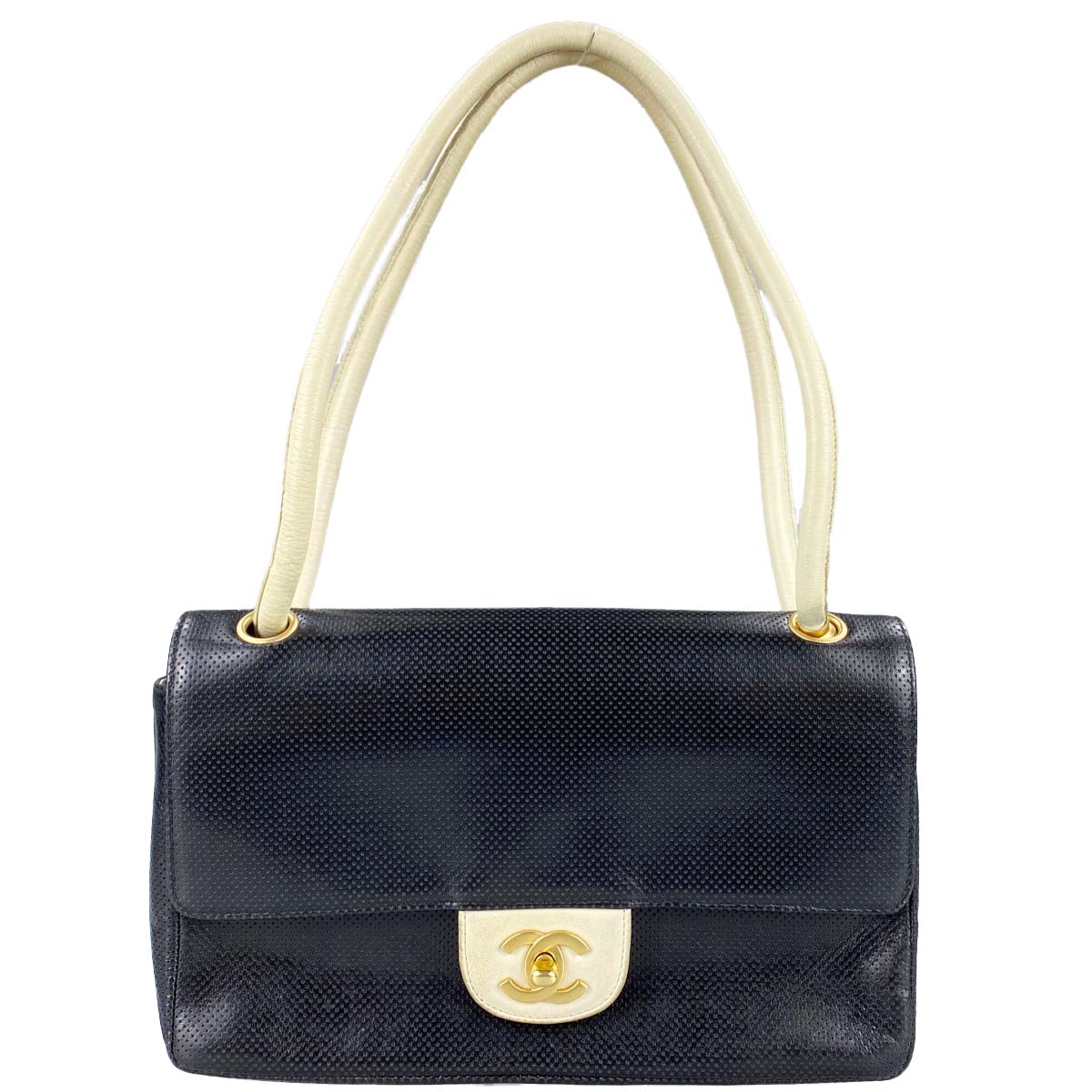 シャネル パンチングレザー ブラック ショルダーバッグ