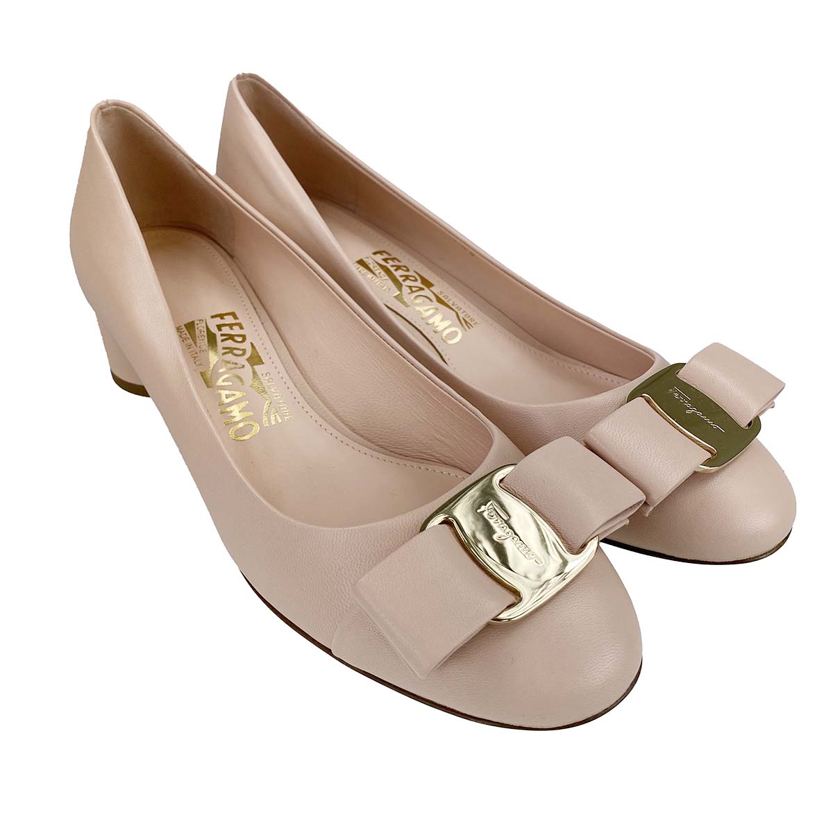 フェラガモ ヴァラ リボン レザー パンプス
