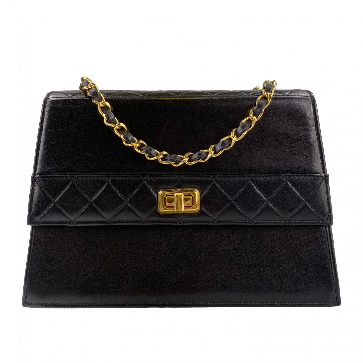 シャネル 2.55 マトラッセ ラムスキン 台形 ブラック ショルダーバッグ