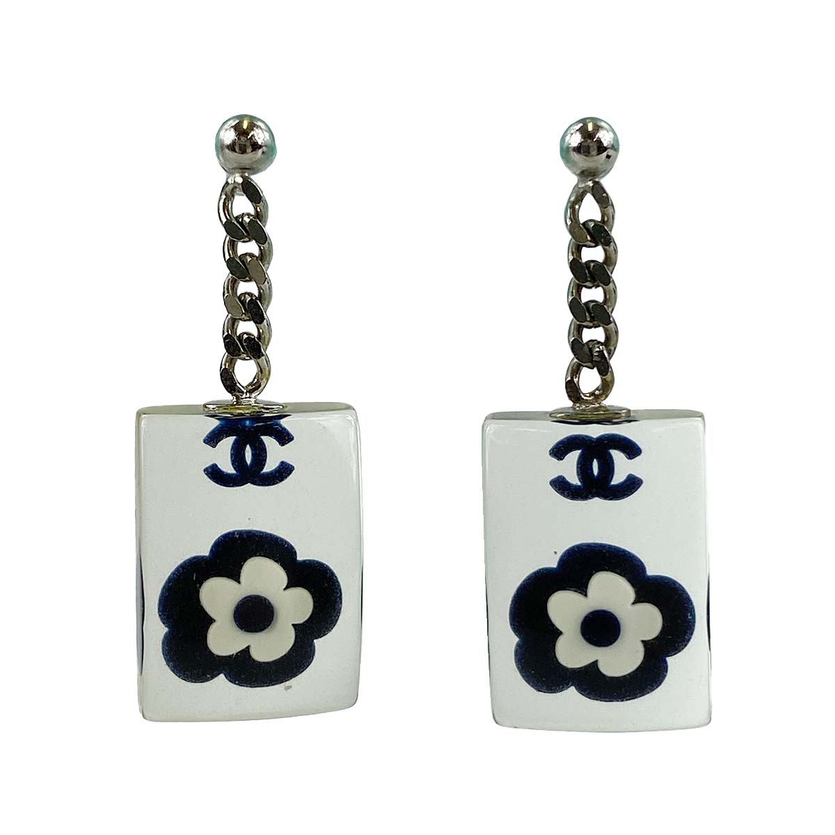シャネル プラスティック フラワー ブラック ホワイト イヤリング