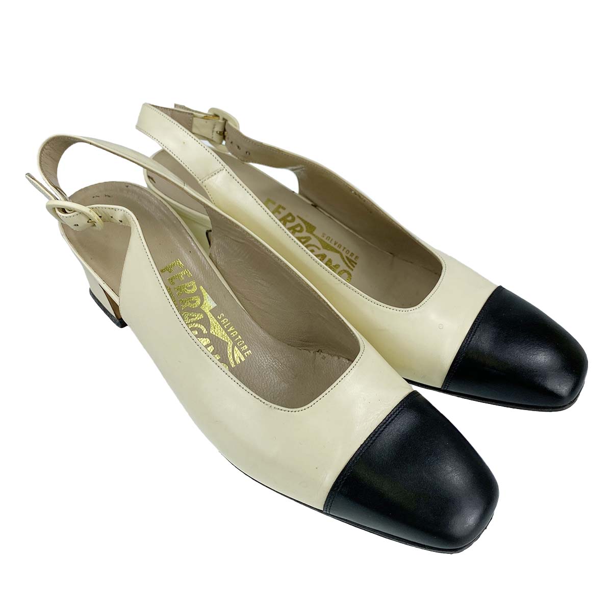 フェラガモ パンプス