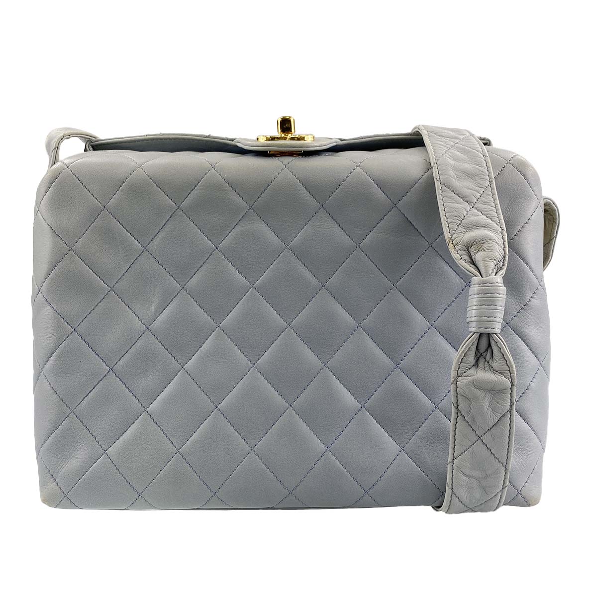 シャネル マトラッセ カーフスキン ライトブルー ショルダーバッグ