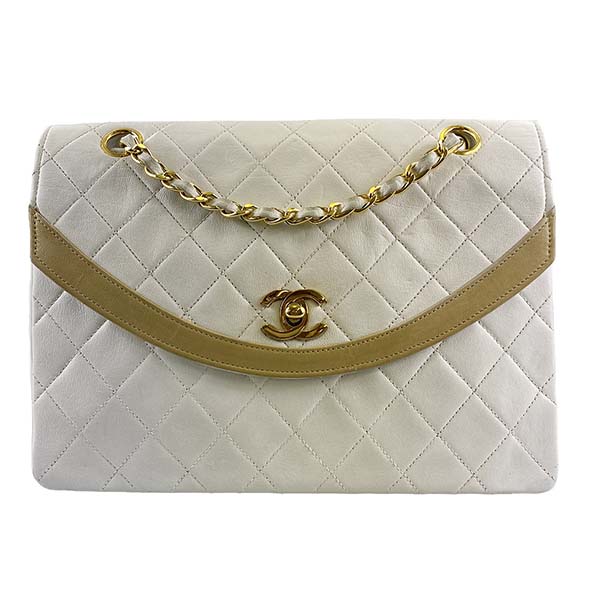 シャネル マトラッセ ラムスキン ホワイト ショルダーバッグ