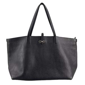 フェラガモ トートバッグ