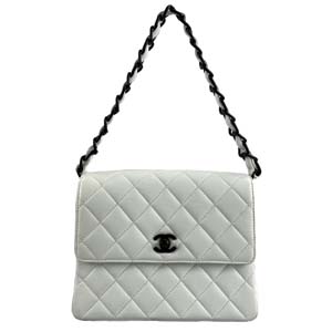 シャネル マトラッセ ラムスキン ホワイト ショルダーバッグ