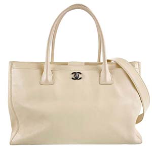 シャネル タイムレスクラシック エグゼクティブトート キャビアスキン ホワイト 2WAY トートバッグ