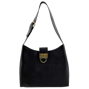 フェラガモ ガンチーニ レザー ブラック ショルダーバッグ