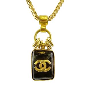 シャネル ゴールドメッキ カラーストーン CCロゴ ゴールド ブラック ネックレス