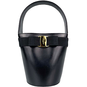 フェラガモ ヴァラ リボン バケツ ブラック レザー ハンドバッグ