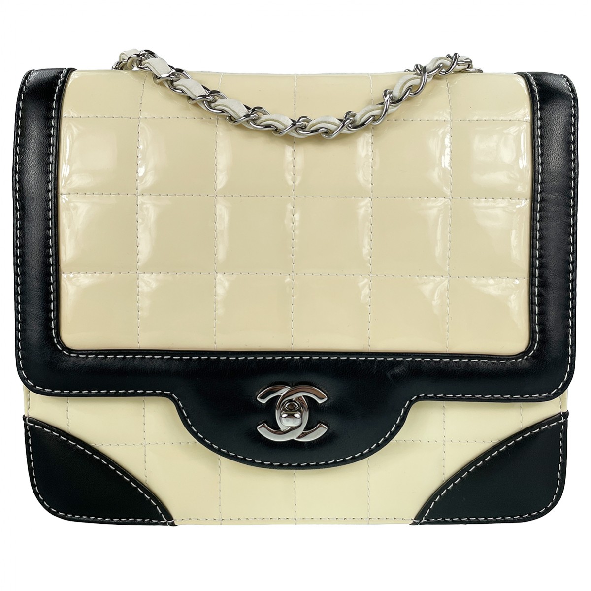 シャネル チョコバー ラムスキン パテント ベージュ ブラック ショルダーバッグ