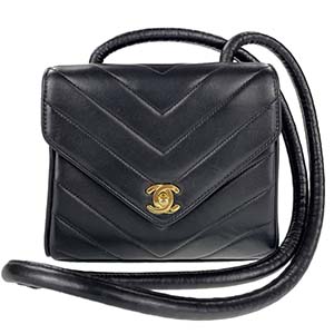 シャネル Vステッチ ラムスキン ブラック ショルダーバッグ