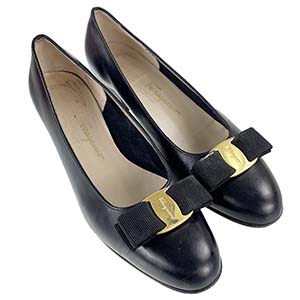 フェラガモ ヴァラ リボン カーフスキン ブラック パンプス