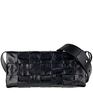 ボッテガ・ヴェネタ カセット イントレチャート レザー ブラック ショルダーバッグ