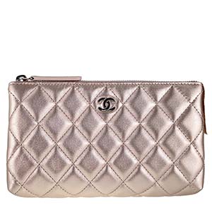 シャネル マトラッセ ラムスキン メタリック ピンク ポーチ
