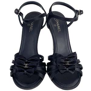 シャネル CCロゴ リボン サテン ラインストーン ブラック ストラップ サンダル