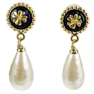 シャネル ゴールドメッキ フェイクパール ゴールド クローバー イヤリング